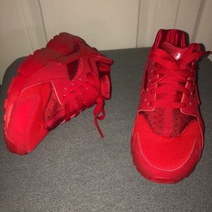 Red Nike Huarache Run